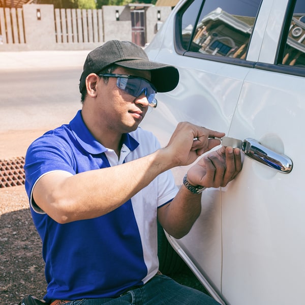 el costo de los servicios de cerrajería de autos varía según el tipo de trabajo que se necesite realizar